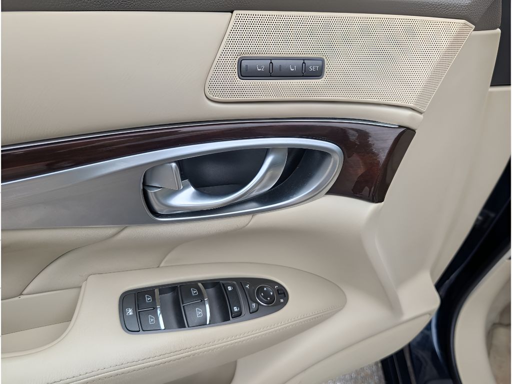 2019 INFINITI Q70 3.7 LUXE - Hermosa Blue exterior view 12