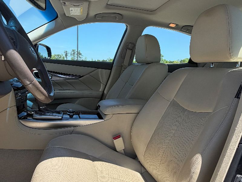 2019 INFINITI Q70 3.7 LUXE - Hermosa Blue exterior view 2