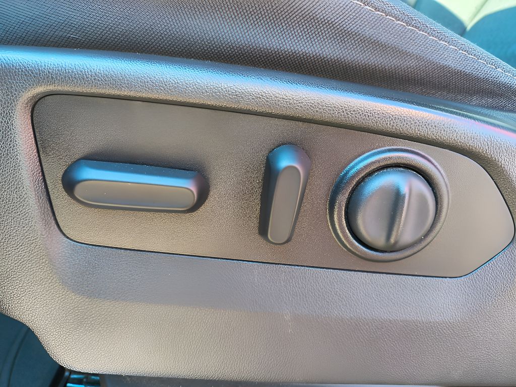 2020 Chevrolet Silverado 1500 - Red Hot exterior view 17