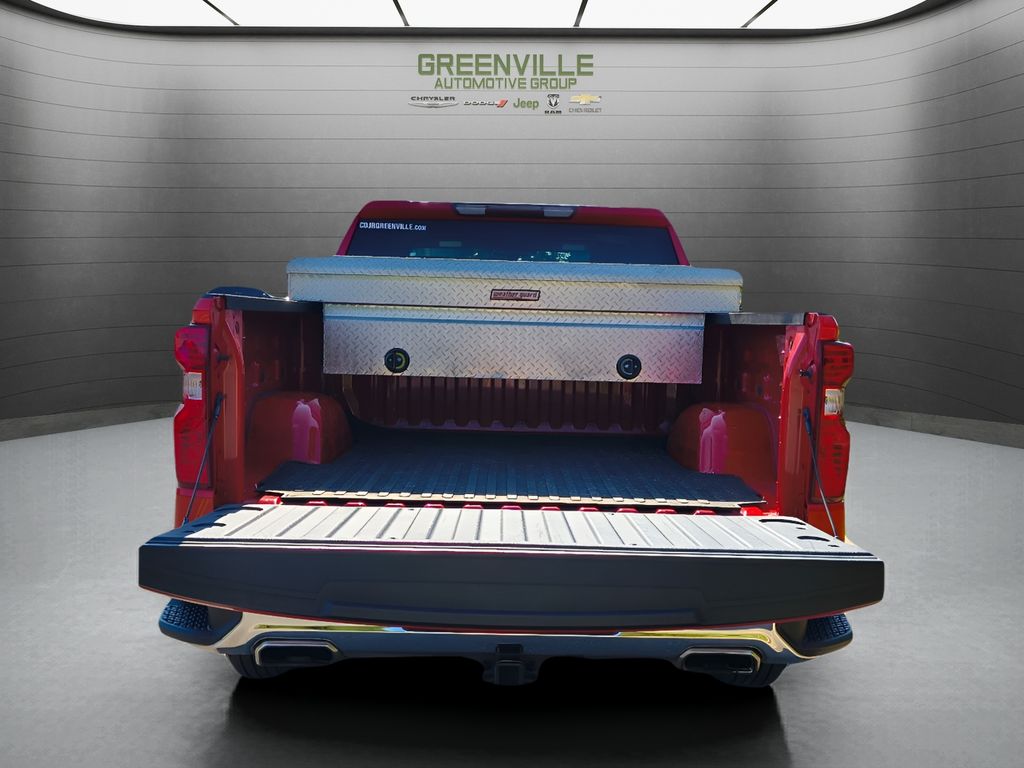 2020 Chevrolet Silverado 1500 - Red Hot exterior view 8