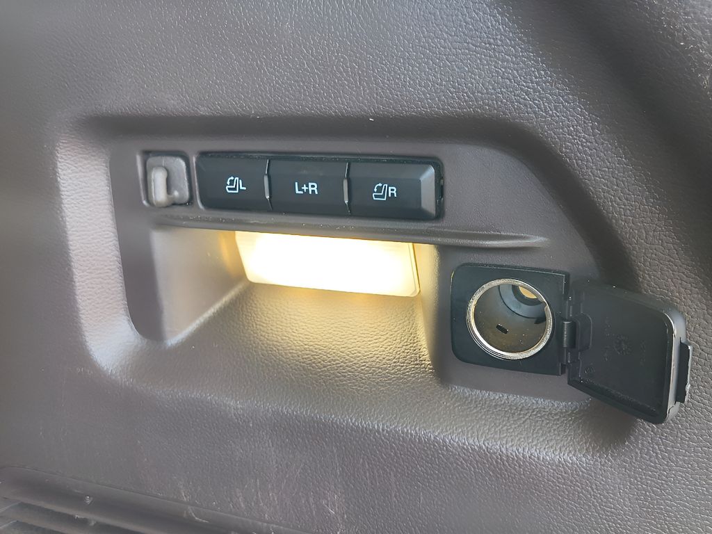 2020 Ford Explorer Platinum - Star White Metallic Tri-Coat exterior view 8