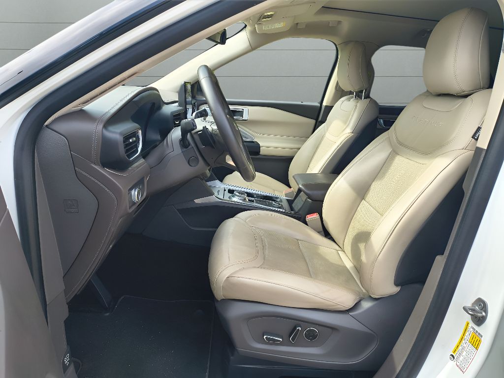 2020 Ford Explorer Platinum - Star White Metallic Tri-Coat exterior view 17