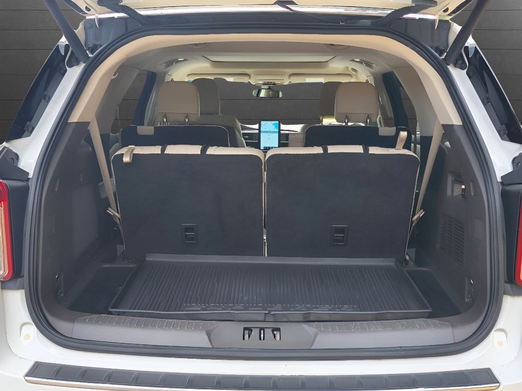 2020 Ford Explorer Platinum - Star White Metallic Tri-Coat exterior view 7