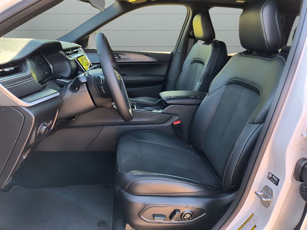 New 2025 Jeep Grand Cherokee Altitude X