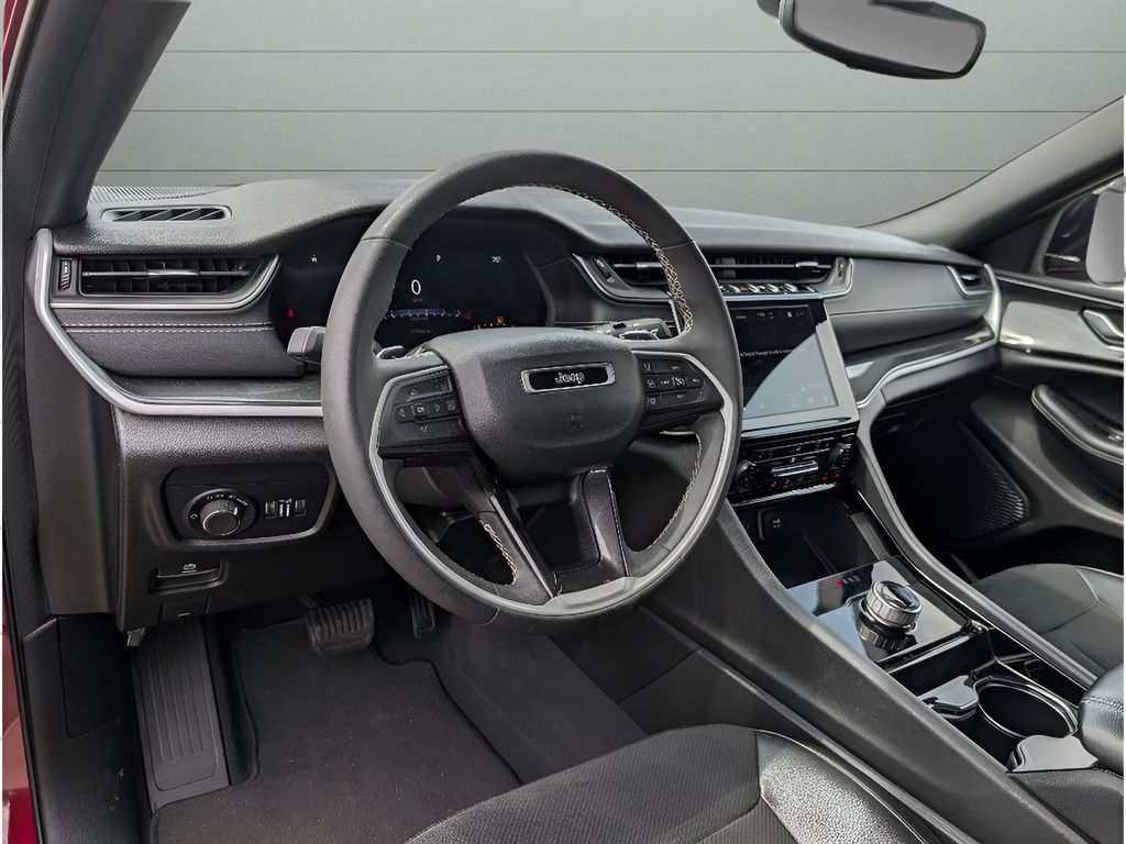 2023 Jeep Grand Cherokee Altitude - Velvet Red Pearlcoat exterior view 15