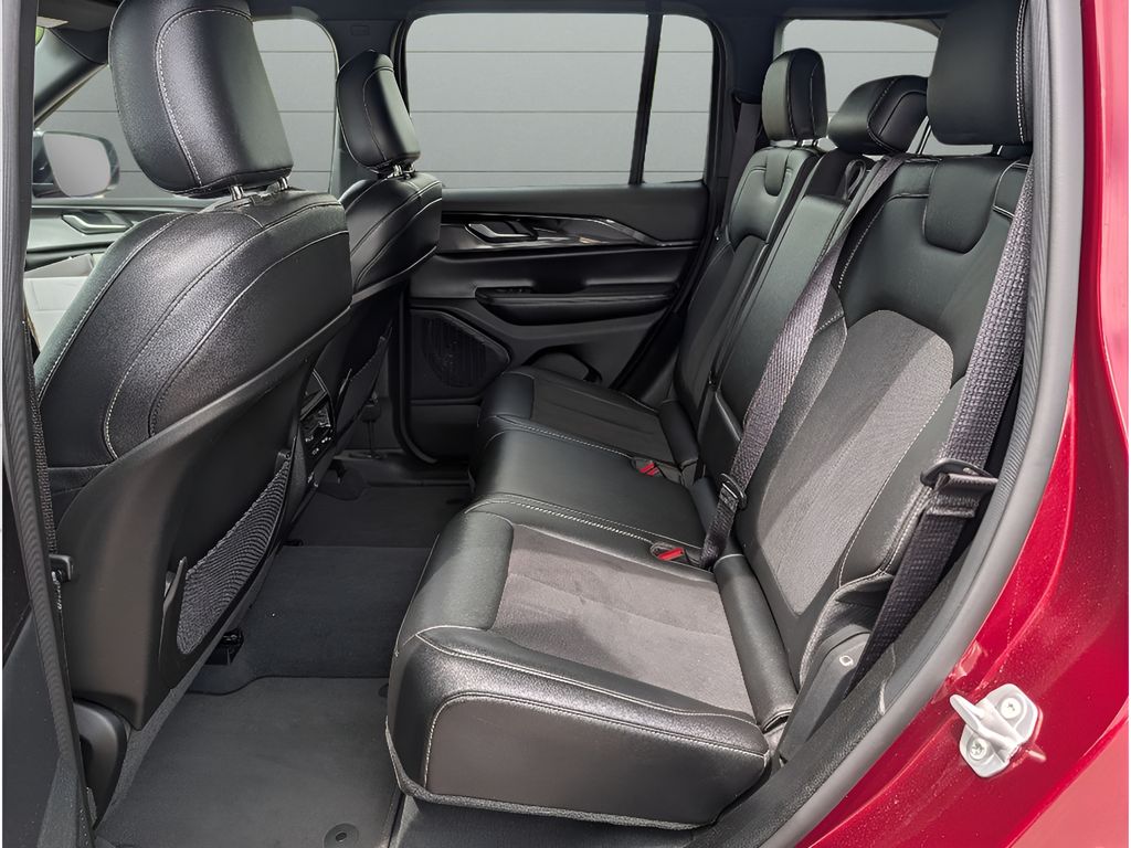Used 2023 Jeep Grand Cherokee Altitude
