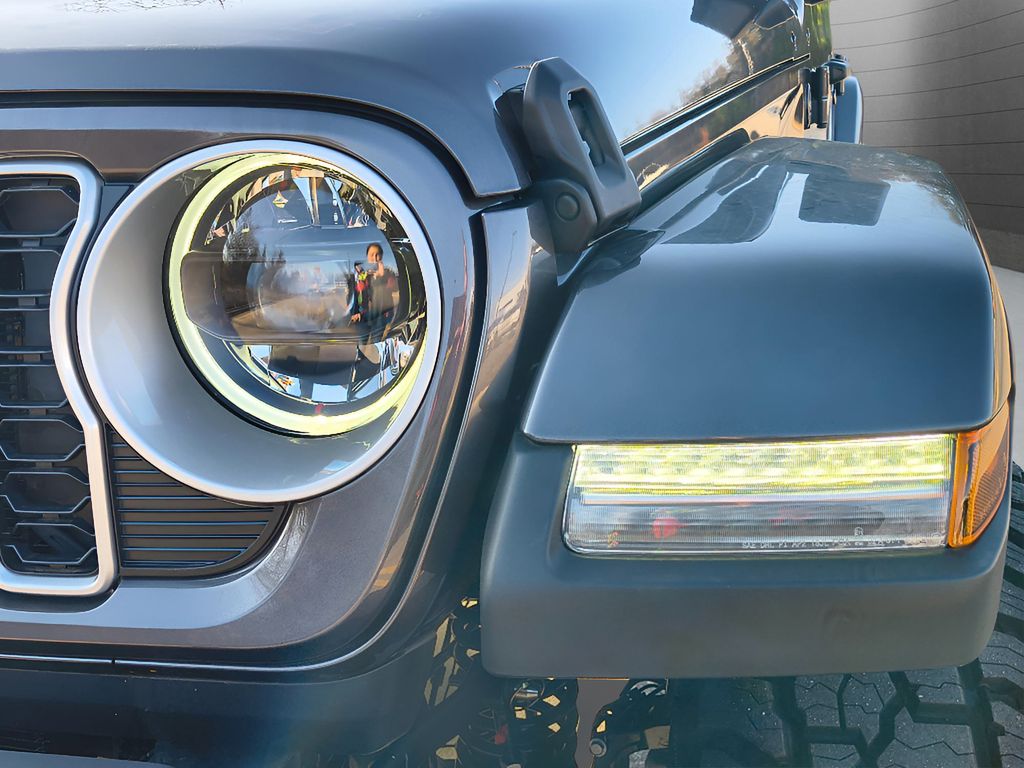 2025 Jeep Wrangler Sahara - Granite Crystal Metallic Clearcoat exterior view 13