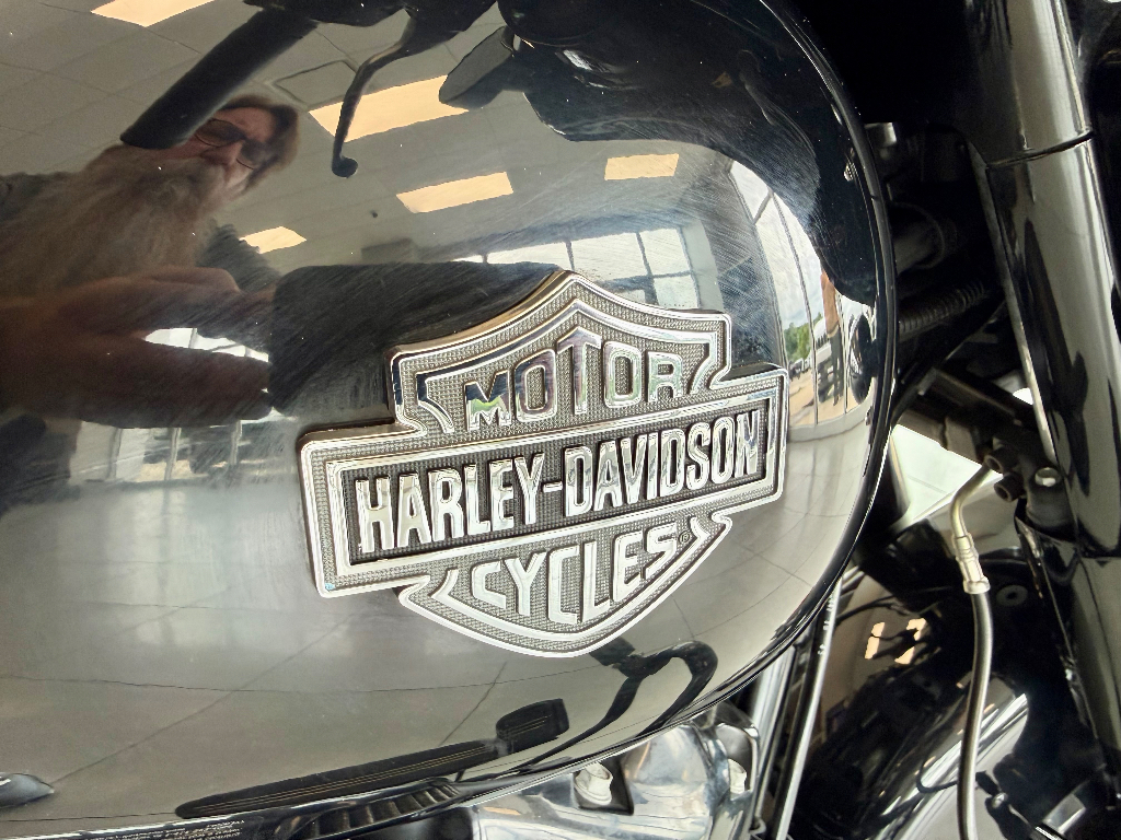 2021 Harley-Davidson FLHXS Street Glide Special Blacked-Out Touring - Black exterior view 8