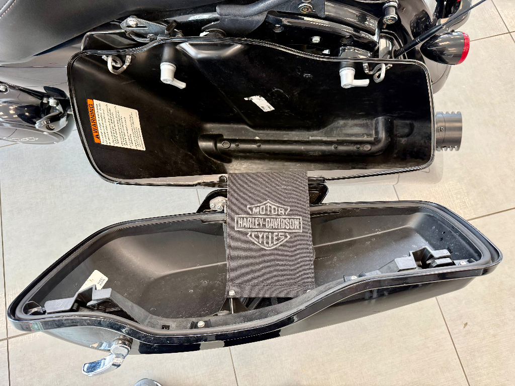 2021 Harley-Davidson FLHXS Street Glide Special Blacked-Out Touring - Black exterior view 10