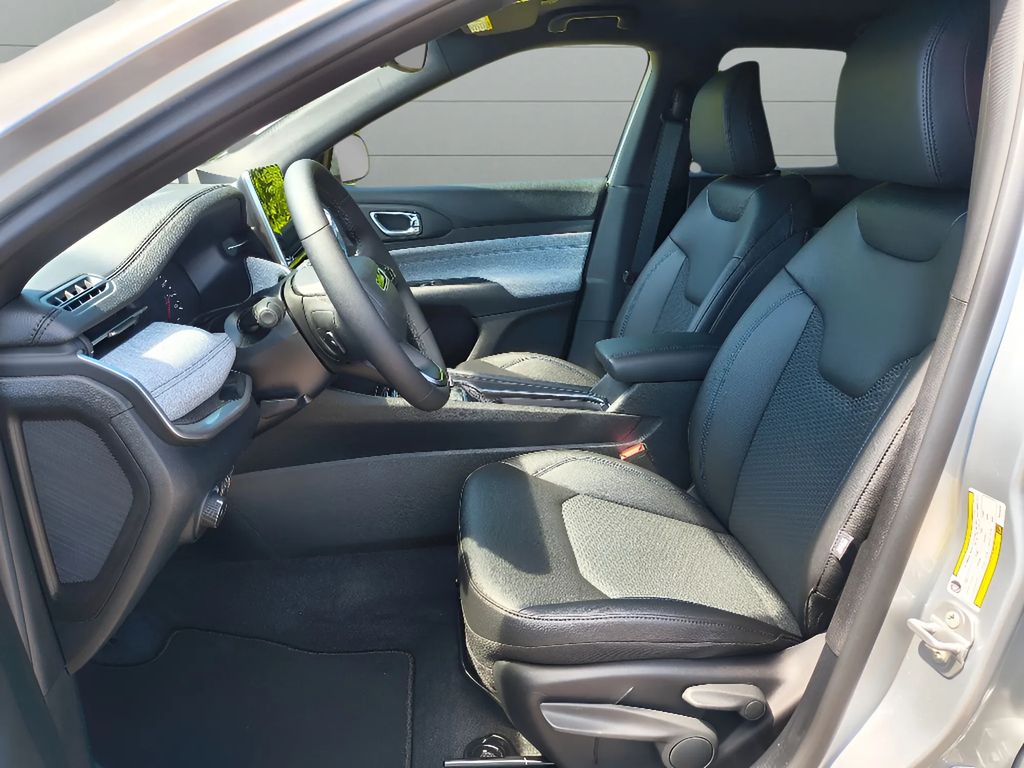 New 2025 Jeep Compass Latitude