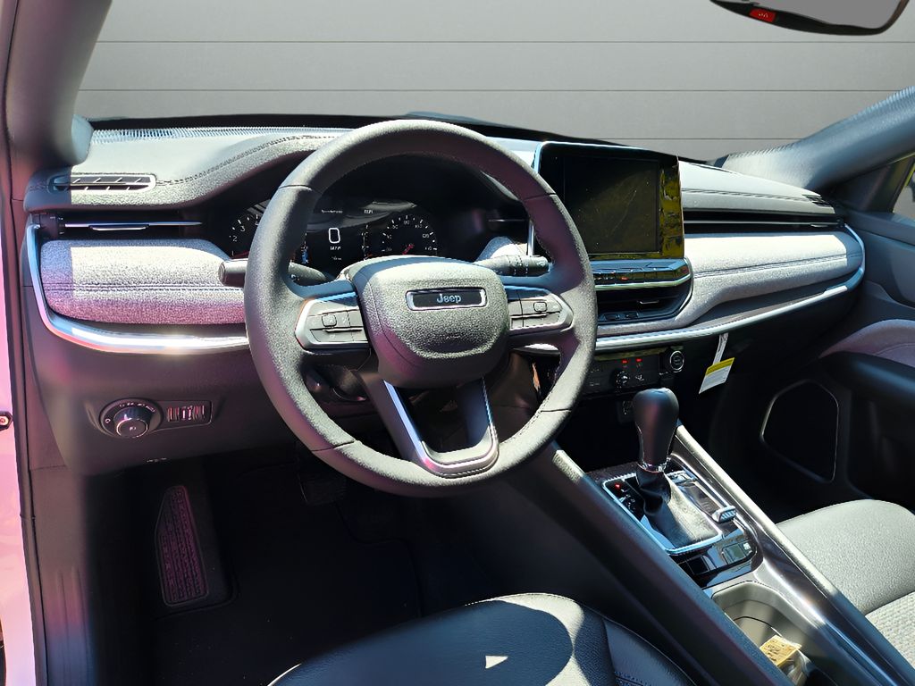 New 2025 Jeep Compass Latitude