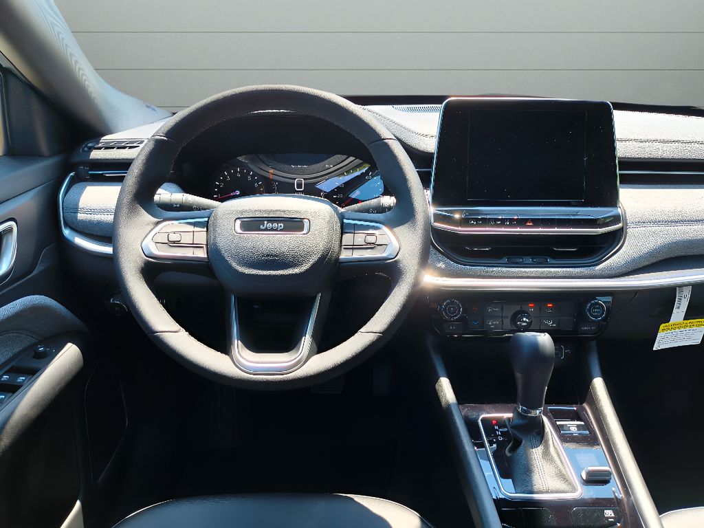 New 2025 Jeep Compass Latitude