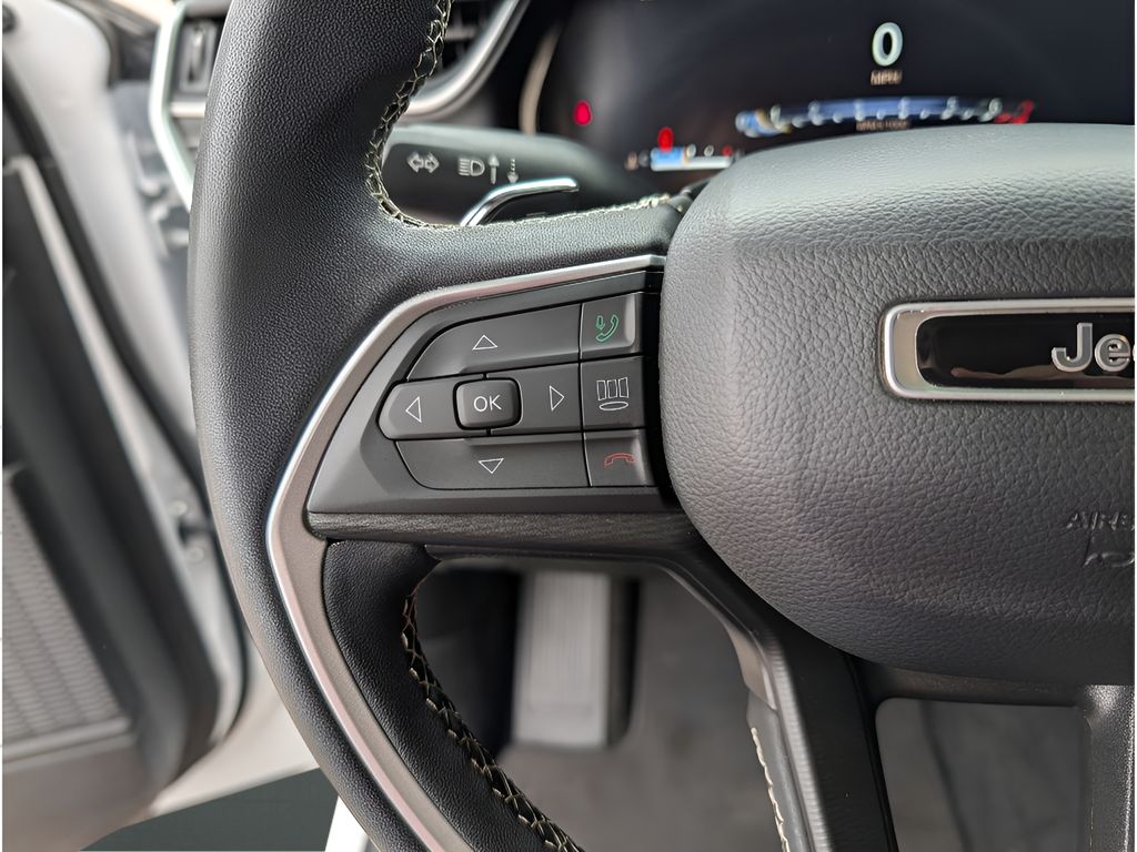 2023 Jeep Grand Cherokee L Laredo X - Bright White Clearcoat exterior view 18