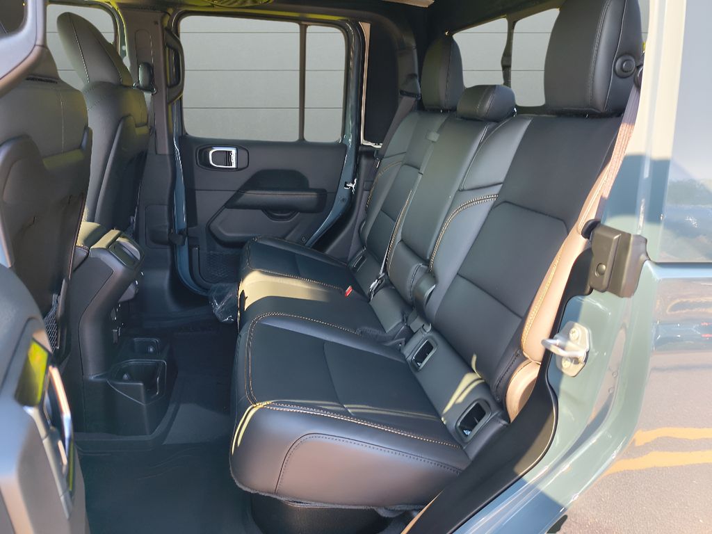 New 2025 Jeep Gladiator High Tide