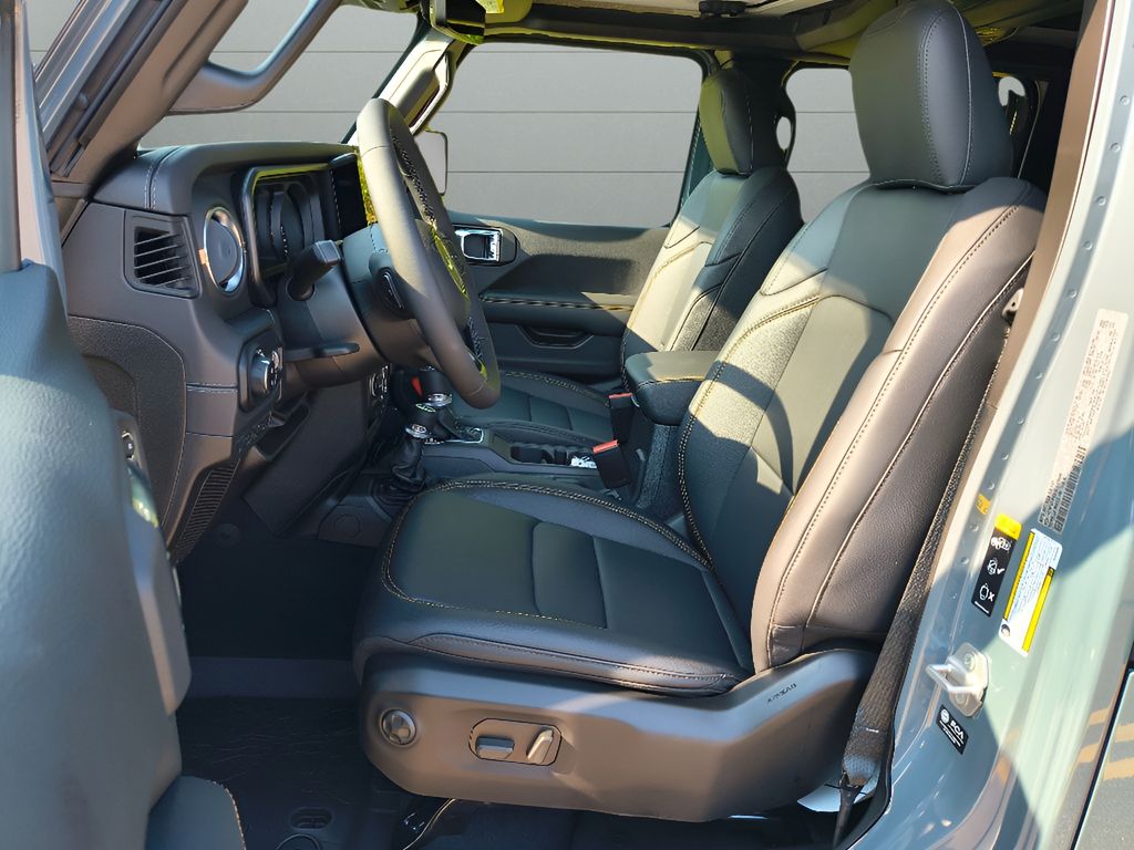 New 2025 Jeep Gladiator High Tide