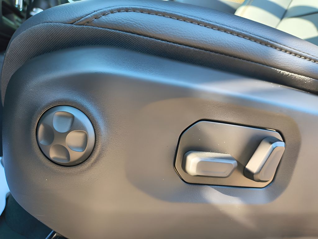 New 2025 Jeep Gladiator High Tide