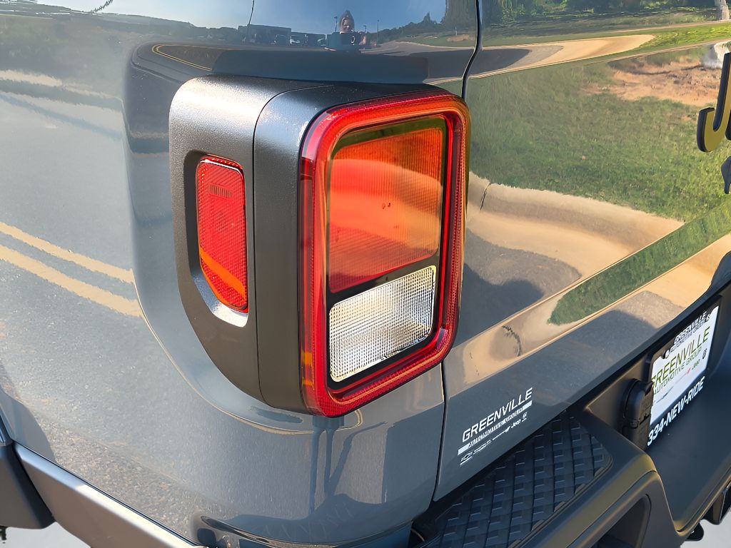 New 2025 Jeep Gladiator High Tide