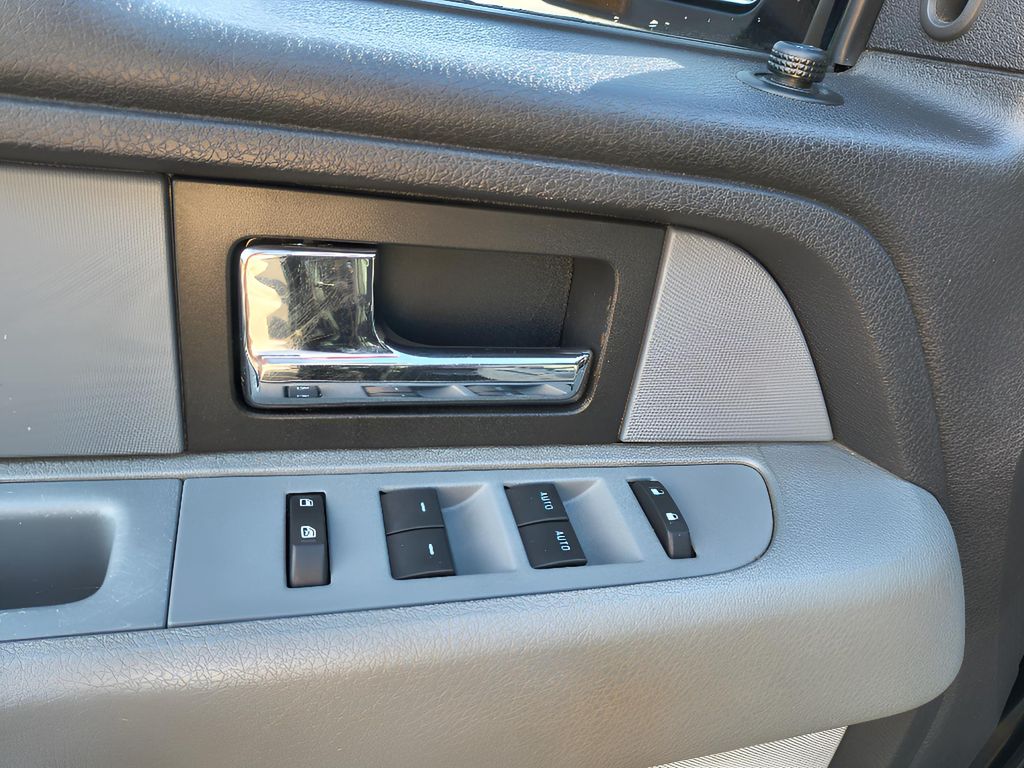 2013 Ford F-150 XLT - Tuxedo Black Metallic exterior view 15