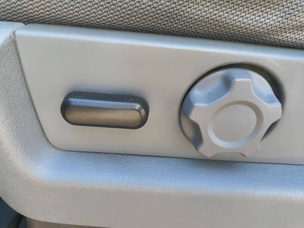 2013 Ford F-150 XLT - Tuxedo Black Metallic exterior view 17