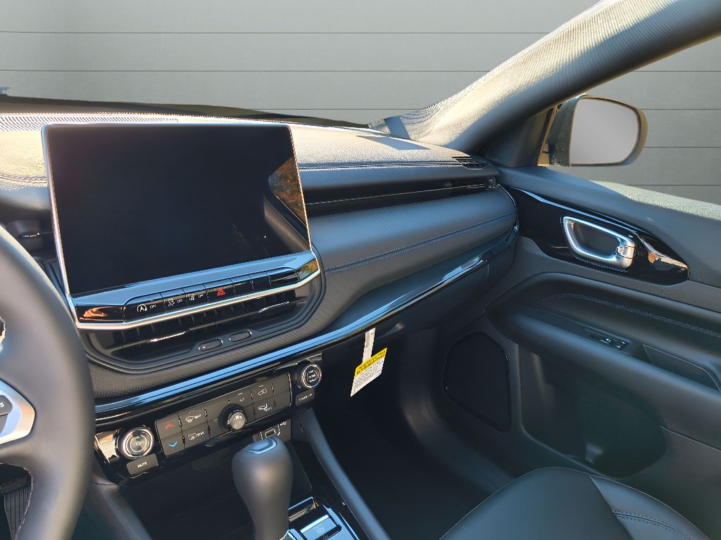 New 2026 Jeep Compass Latitude Altitude