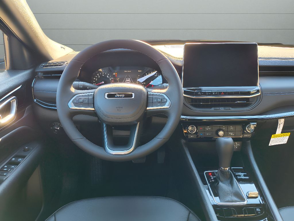 New 2026 Jeep Compass Latitude Altitude