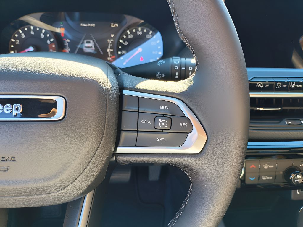 New 2026 Jeep Compass Latitude Altitude