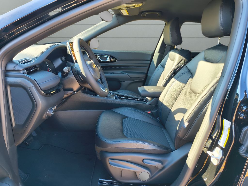 New 2026 Jeep Compass Latitude Altitude