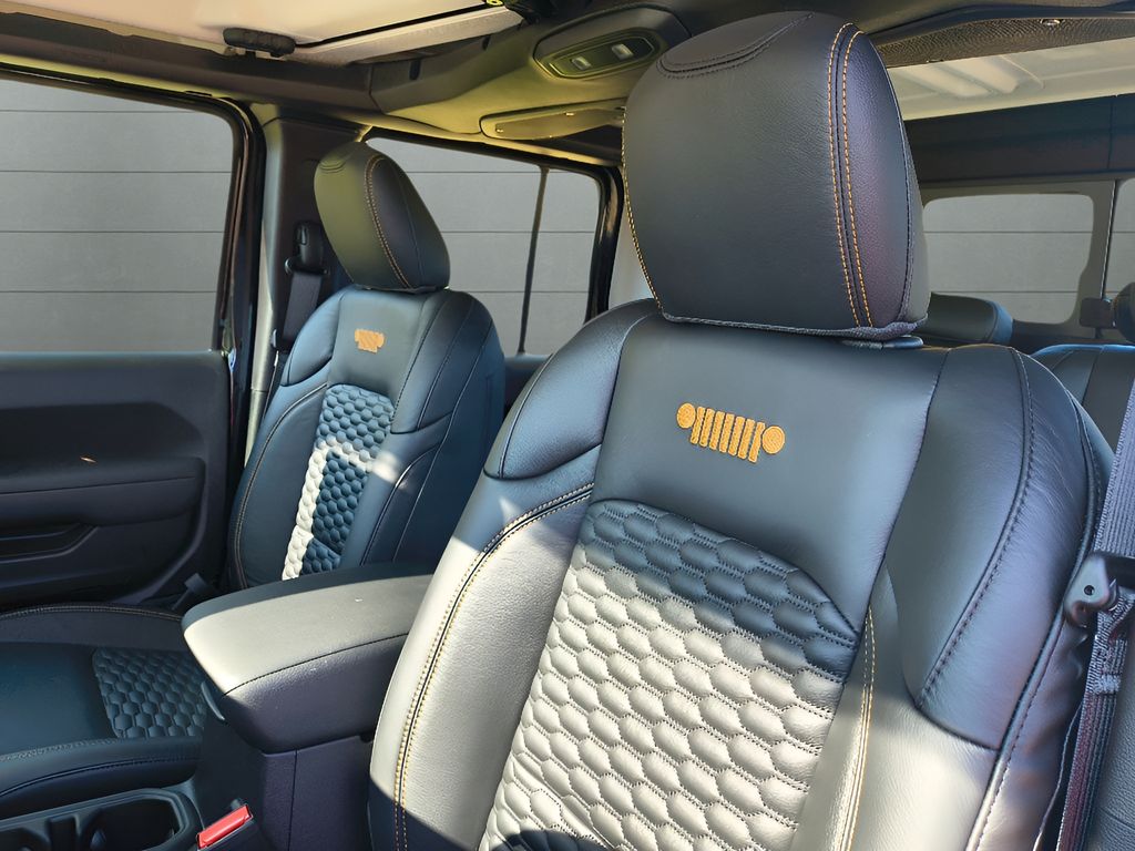 New 2025 Jeep Gladiator Sport