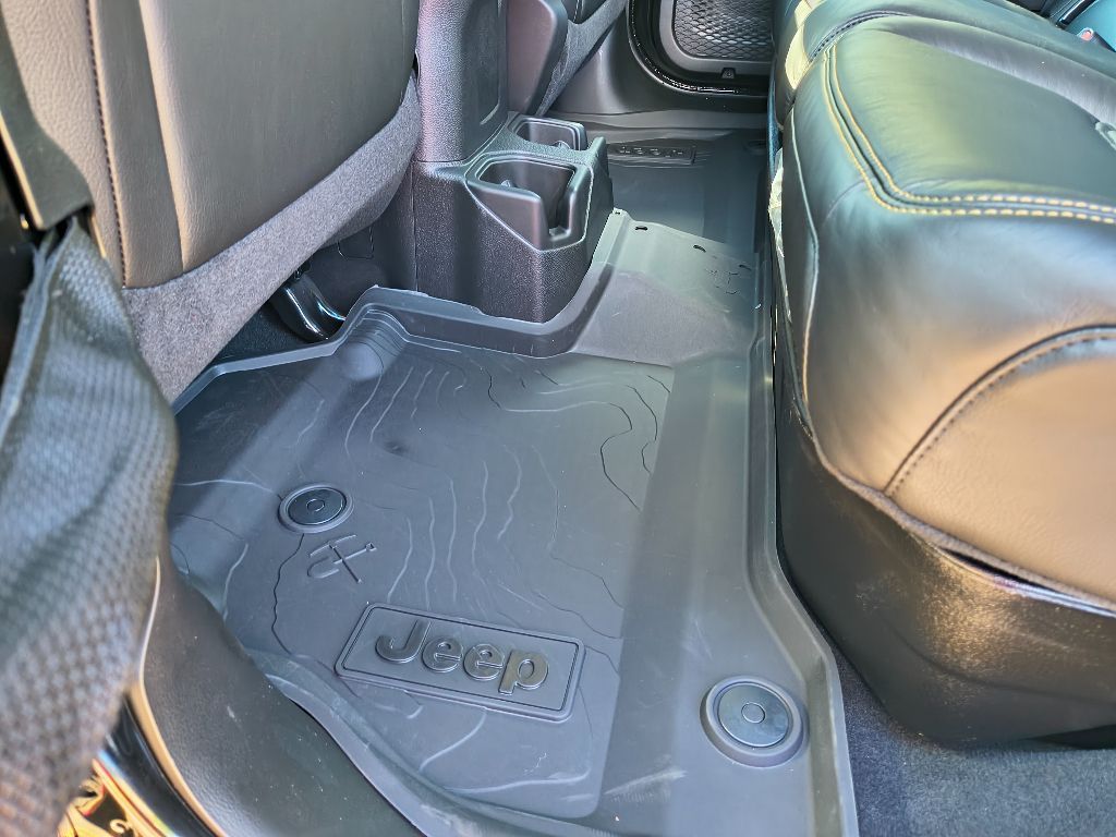 New 2025 Jeep Gladiator Sport