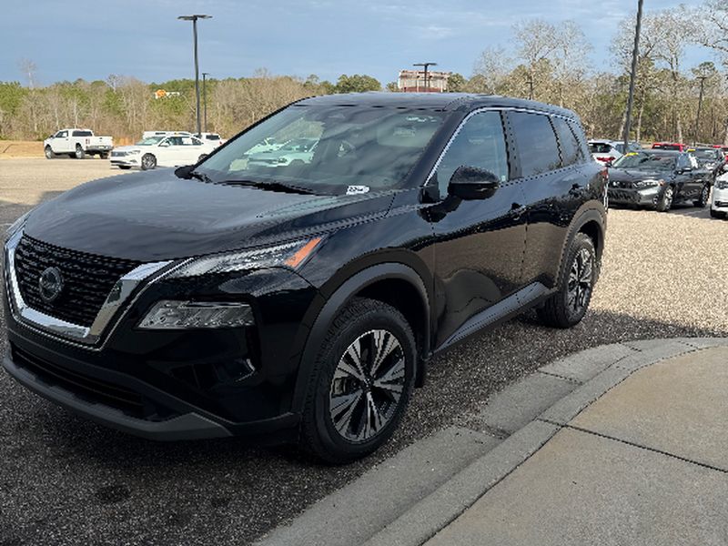 2022 Nissan Rogue SV - Super Black exterior view 2