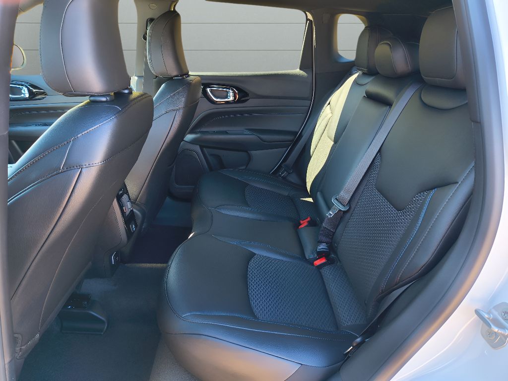 New 2026 Jeep Compass Latitude Altitude