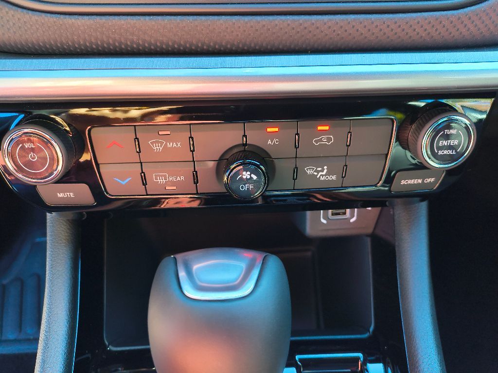 New 2026 Jeep Compass Latitude Altitude