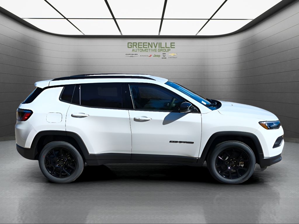 New 2026 Jeep Compass Latitude Altitude