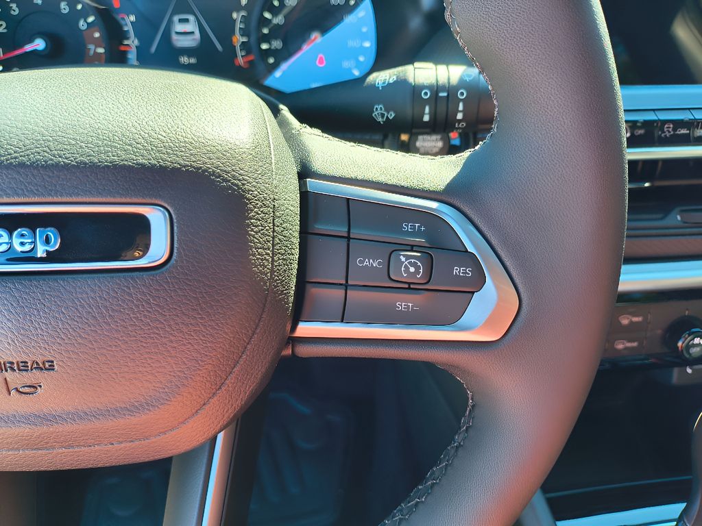 New 2026 Jeep Compass Latitude Altitude