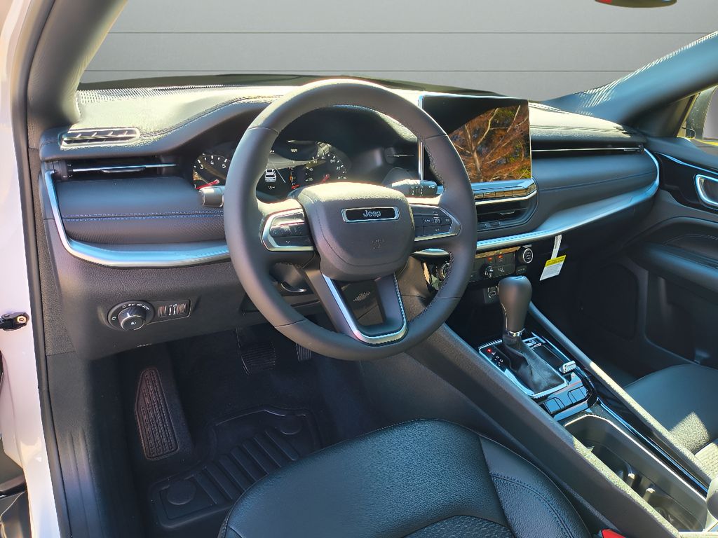 New 2026 Jeep Compass Latitude Altitude