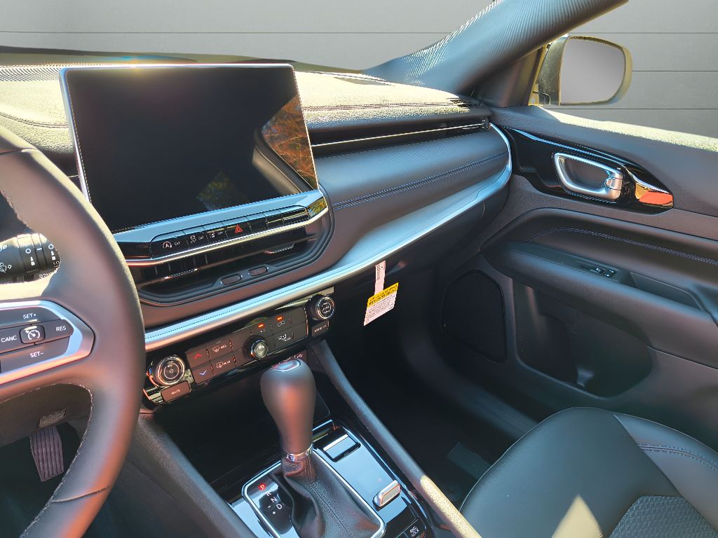 New 2026 Jeep Compass Latitude Altitude