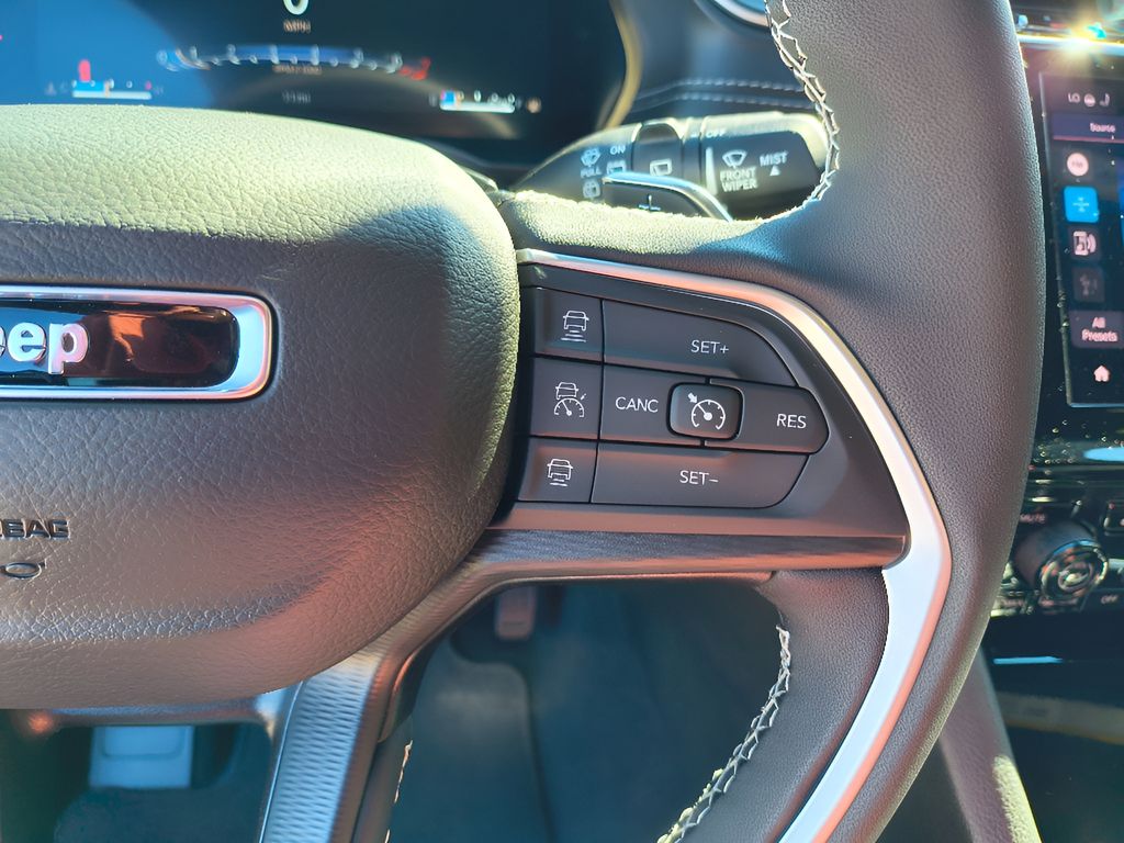 2025 Jeep Grand Cherokee Laredo X 4x4 - Baltic Gray Metallic Clearcoat exterior view 18