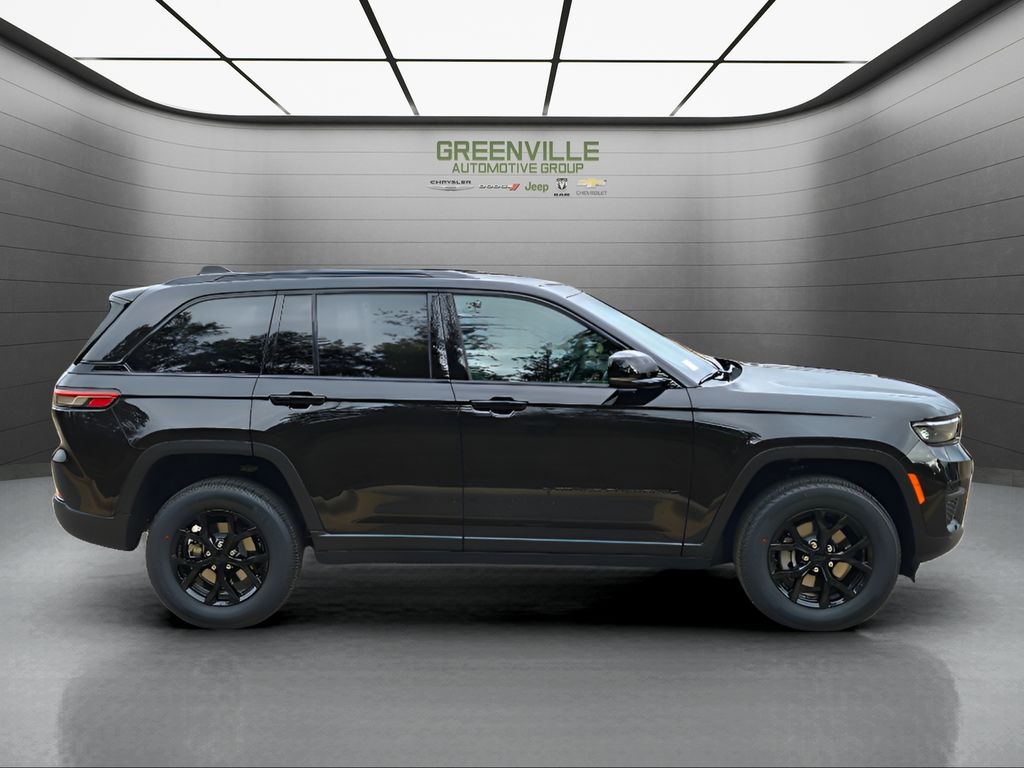 2025 Jeep Grand Cherokee Altitude X 4x2 - Diamond Black Crystal Pearlcoat exterior view 9