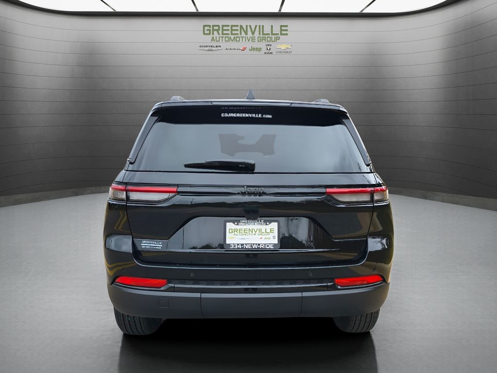 2025 Jeep Grand Cherokee Altitude X 4x2 - Diamond Black Crystal Pearlcoat exterior view 6