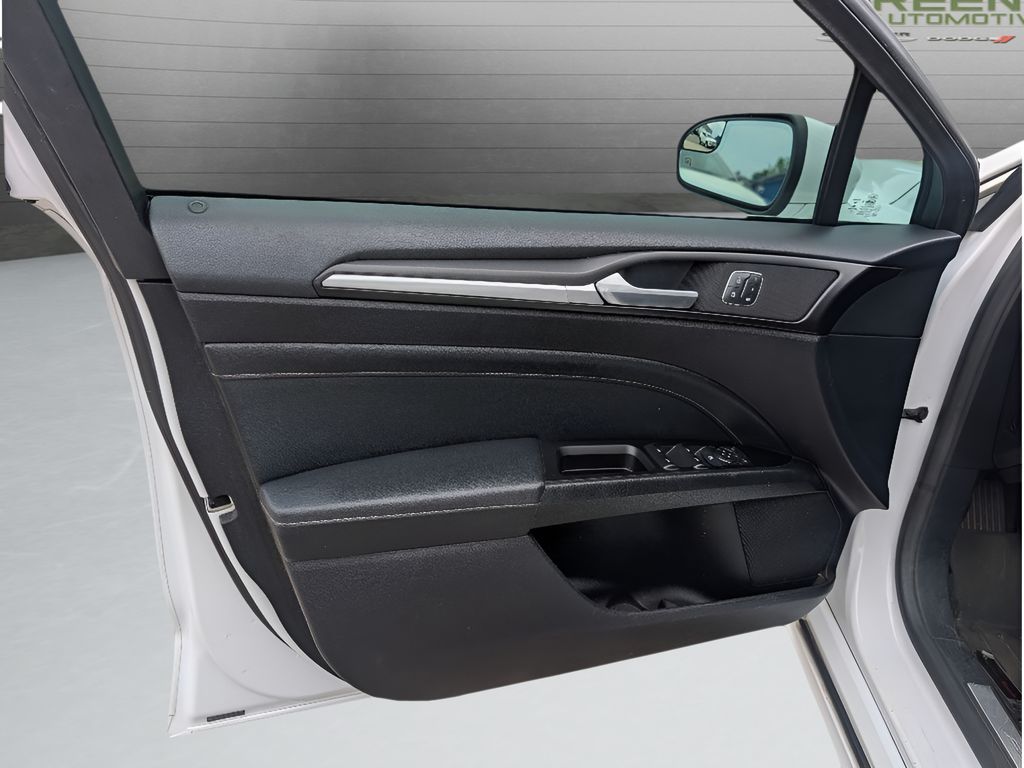 2018 Ford Fusion Titanium - Oxford White exterior view 13