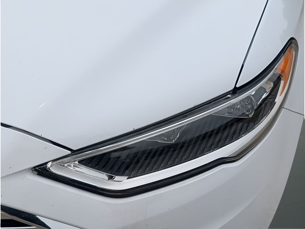 2018 Ford Fusion Titanium - Oxford White exterior view 11