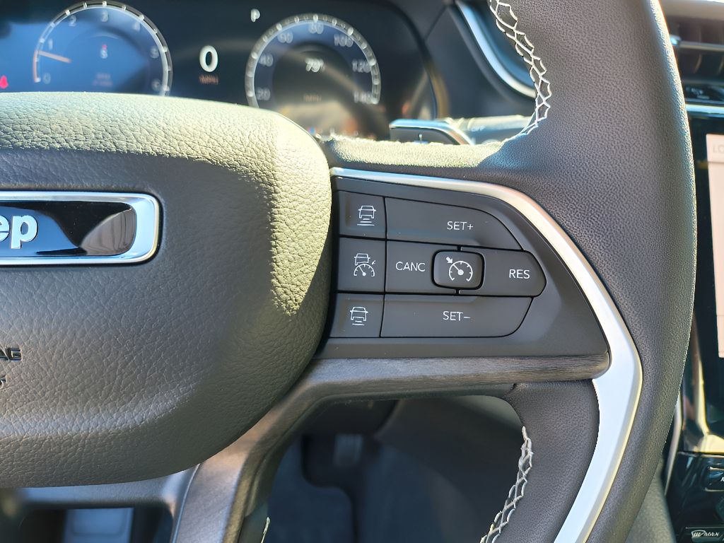 2025 Jeep Grand Cherokee Limited 4x4 - Bright White Clearcoat exterior view 19