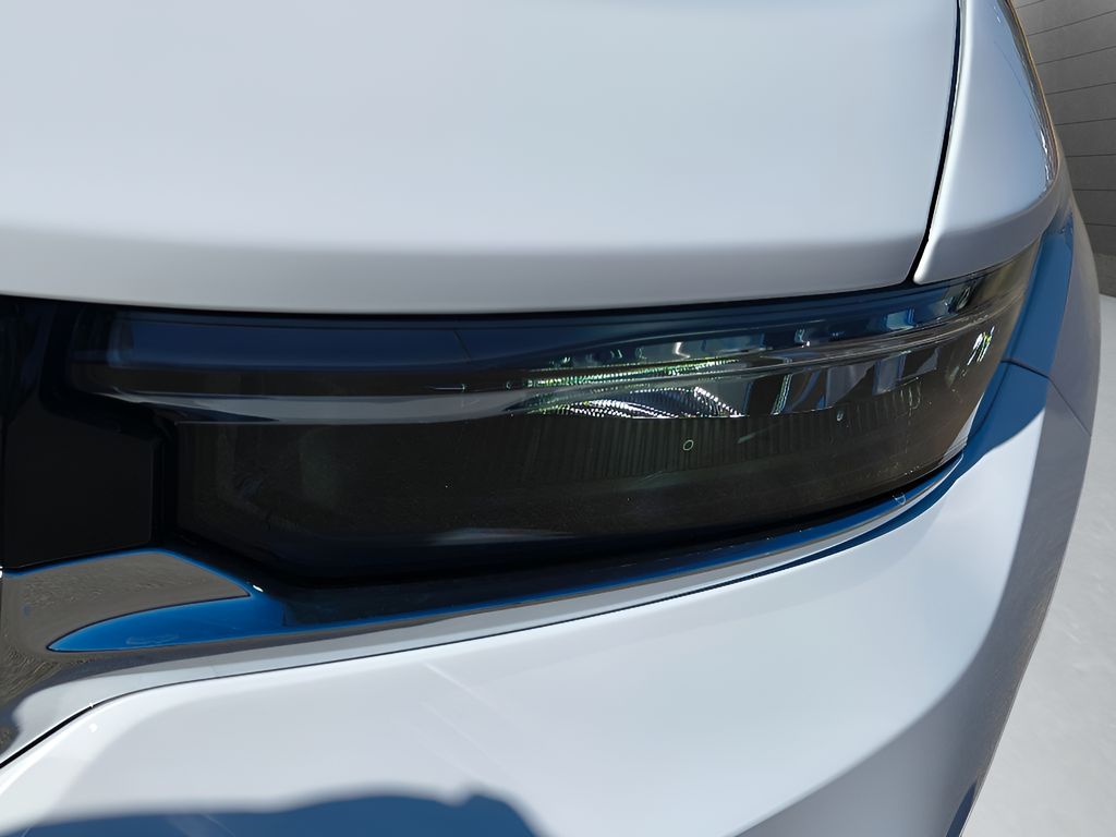 2025 Jeep Grand Cherokee Limited 4x4 - Bright White Clearcoat exterior view 12