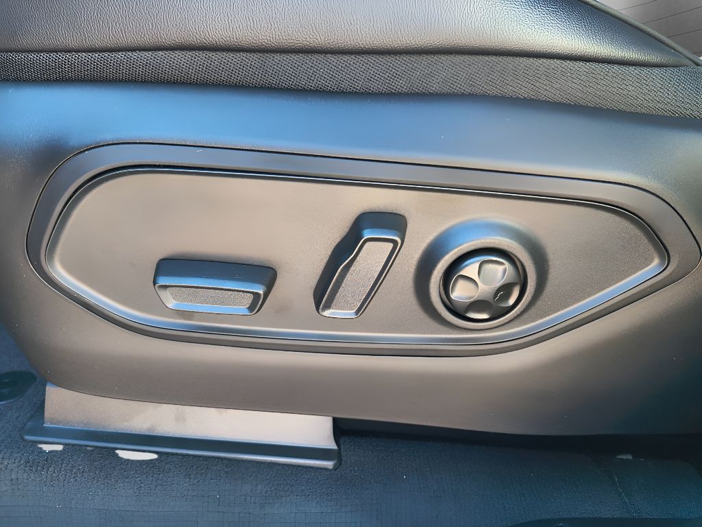 2025 Jeep Grand Cherokee Limited 4x4 - Bright White Clearcoat exterior view 15