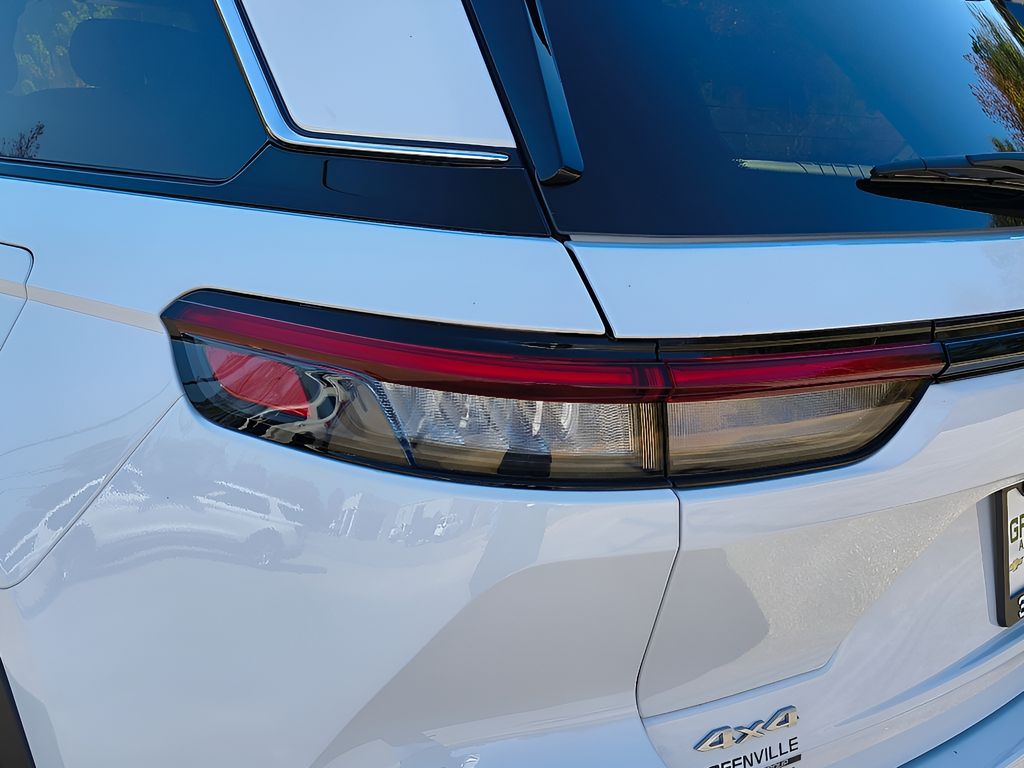 2025 Jeep Grand Cherokee Limited 4x4 - Bright White Clearcoat exterior view 4