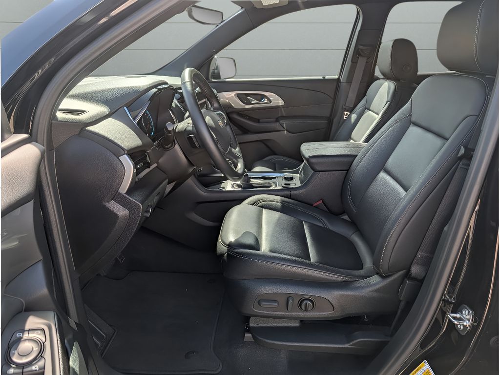 2023 Chevrolet Traverse LT Leather - Mosaic Black Metallic exterior view 16