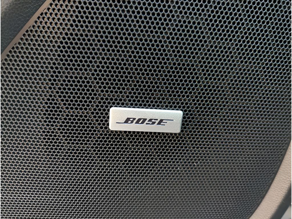 2023 Chevrolet Traverse LT Leather - Mosaic Black Metallic exterior view 14