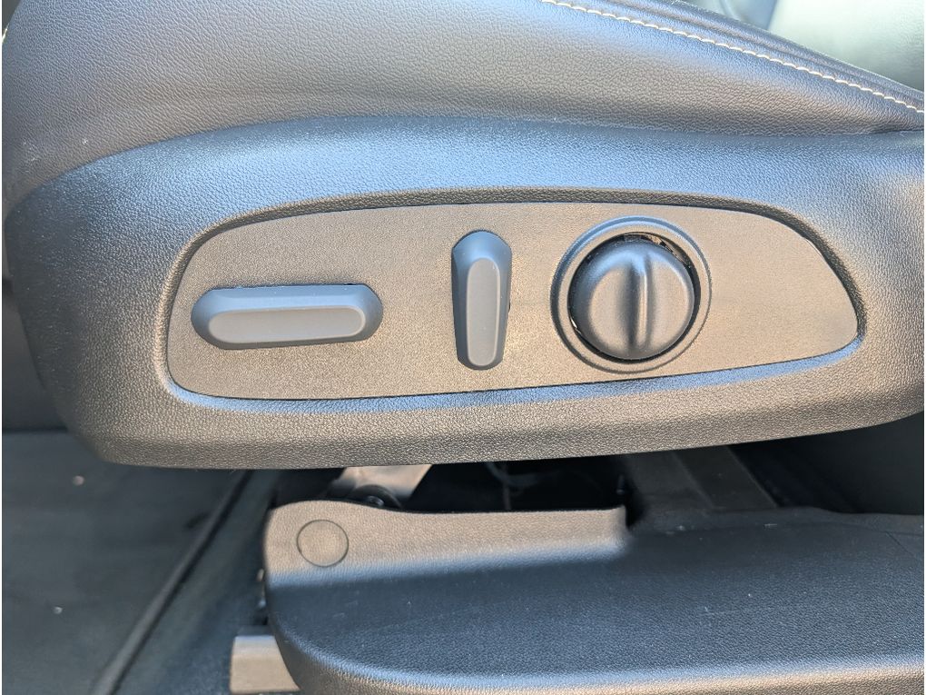 2023 Chevrolet Traverse LT Leather - Mosaic Black Metallic exterior view 15