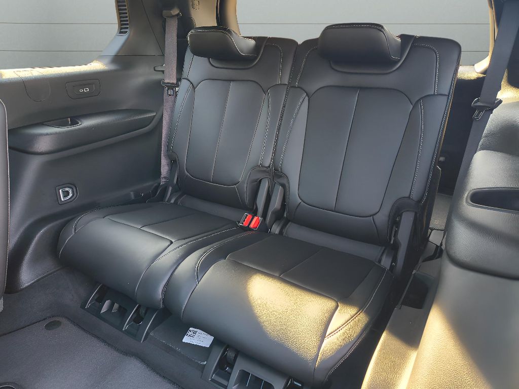 New 2025 Jeep Grand Cherokee L Limited Blackout