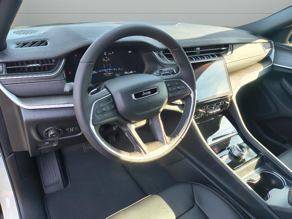 New 2025 Jeep Grand Cherokee L Limited Blackout